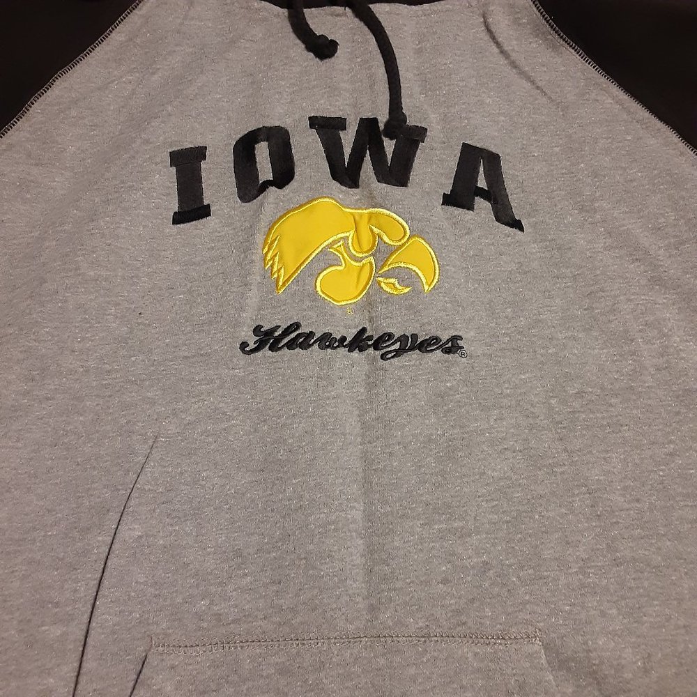 J. America Iowa Hawkeyes 3/4 Sleeve Hooded Pullover Sweatshirt Size XXL